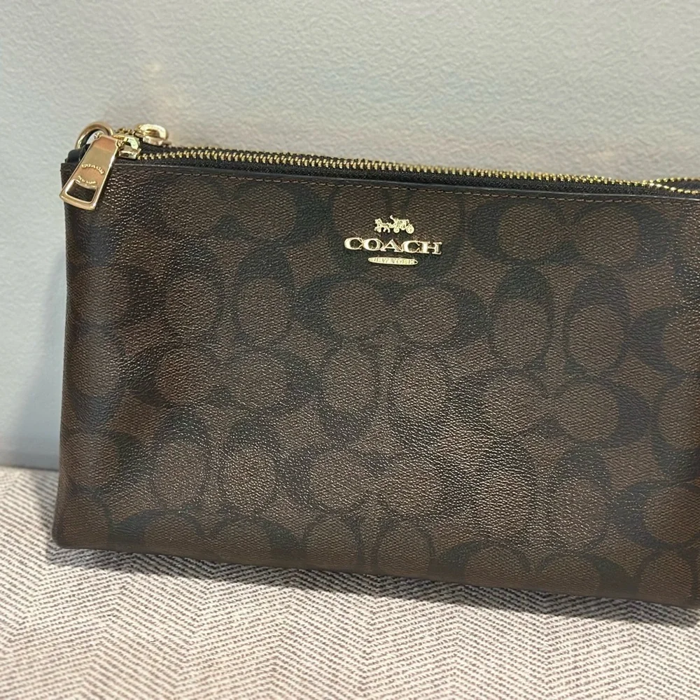 Coach Lyla Signature Canvas Brown Crossbody Bag/clutch - Picture 6 of 7